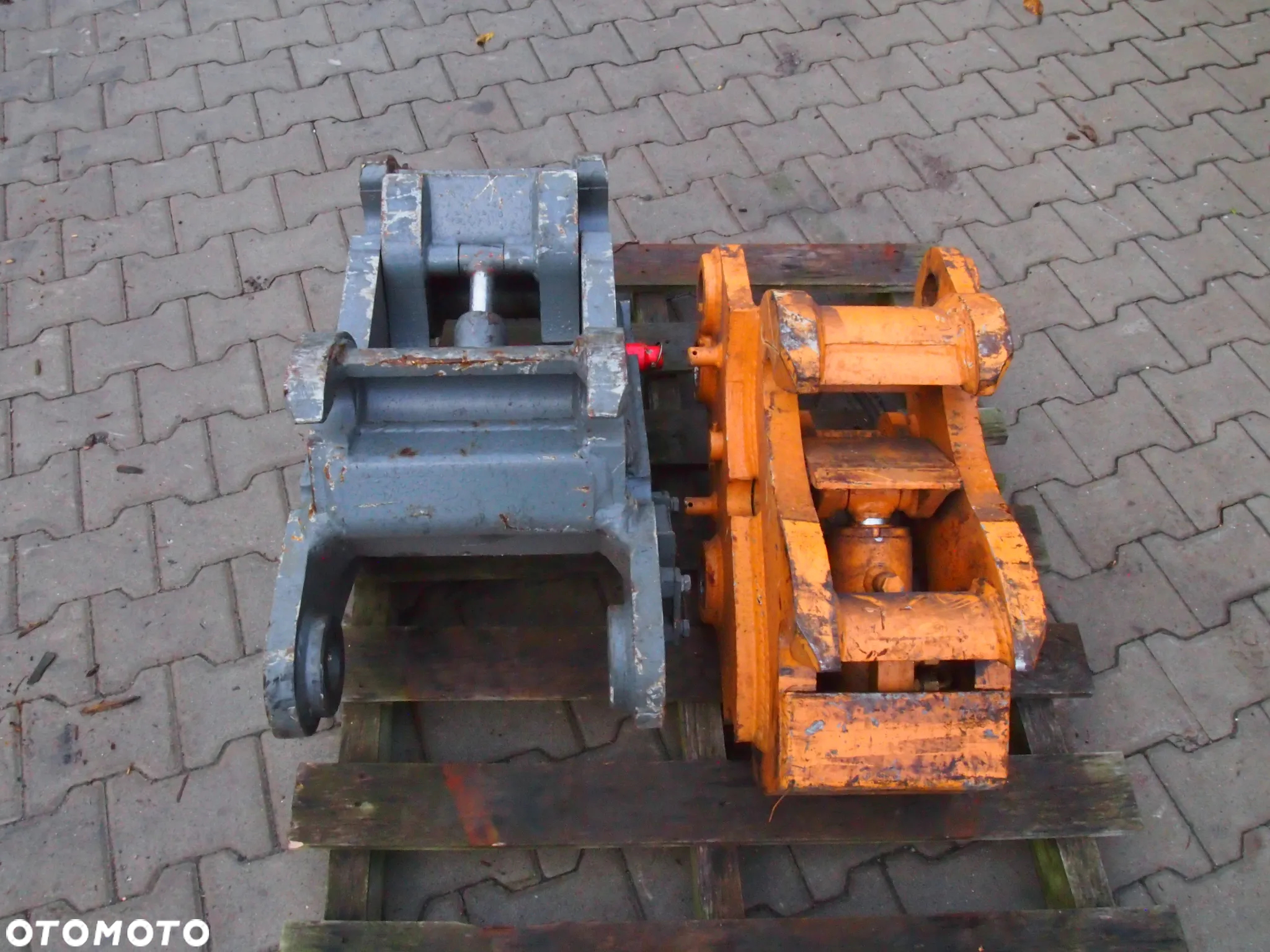 Szybkozłącze do koparki - 24