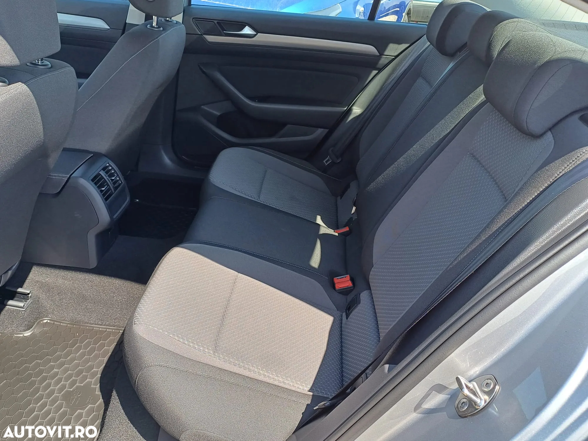 Volkswagen Passat 1.5 TSI ACT DSG Advance - 7