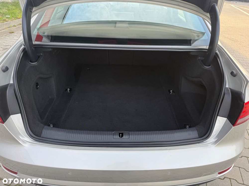 Audi A4 Limousine - 10