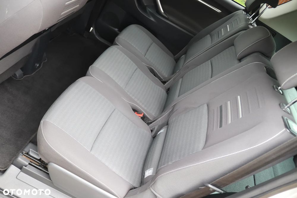 Toyota Verso 1.8 Premium 7os - 25