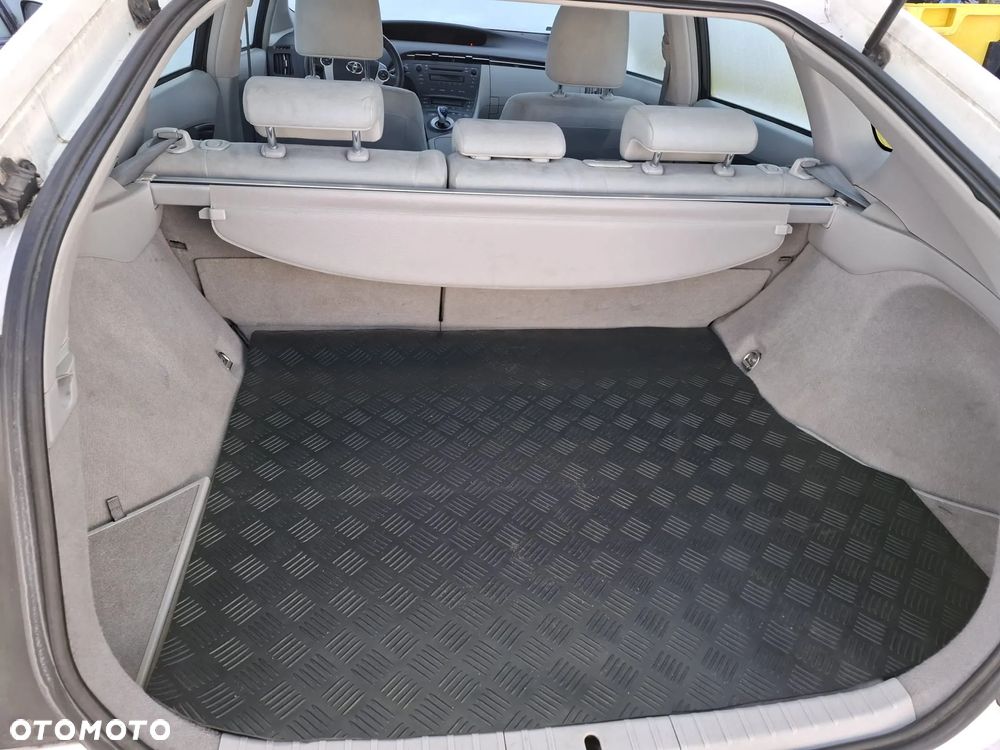 Toyota Prius - 13