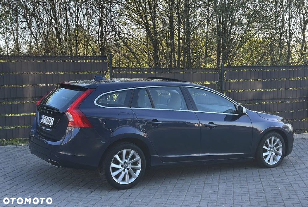 Volvo V60 D4 Momentum - 5
