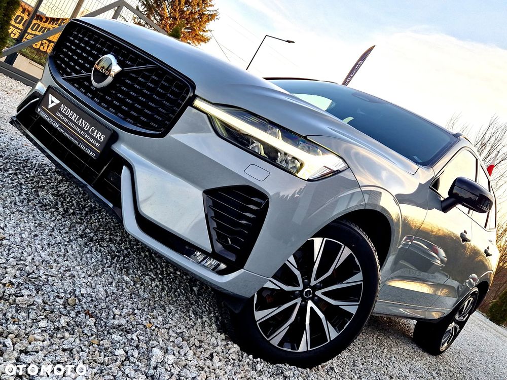 Volvo XC 60 B4 D AWD Plus Dark - 32