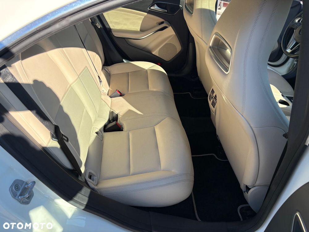 Mercedes-Benz CLA 250 4-Matic - 19