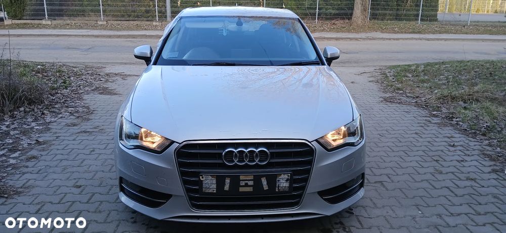 Audi A3 Sportback 2.0 TDI Ambiente - 2