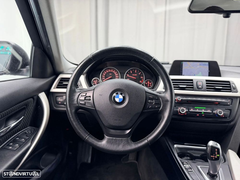 BMW 318 d Auto Pack M - 13