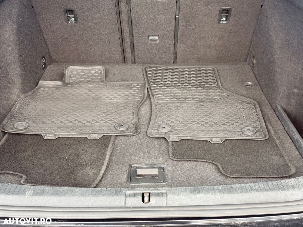 Volkswagen Golf 1.6 TDI BlueMotion Technology Cup - 19