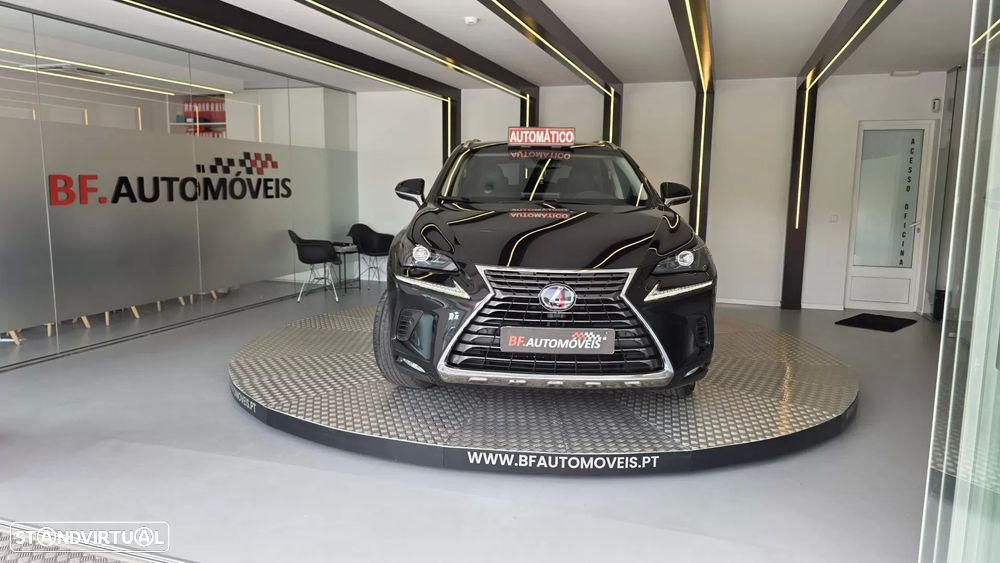 Lexus NX 300h Executive - 11