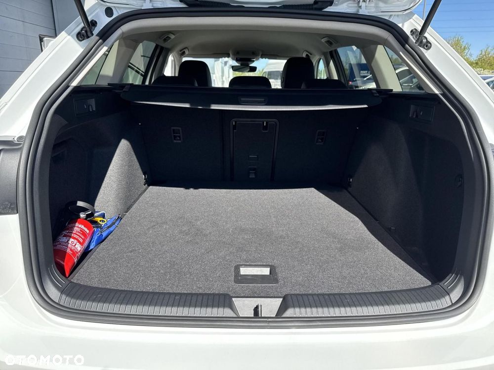 Volkswagen Golf VIII 1.5 TSI Life - 17