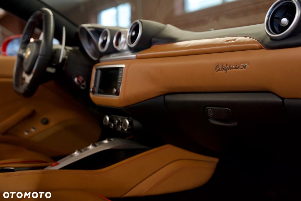 Ferrari California T - 25