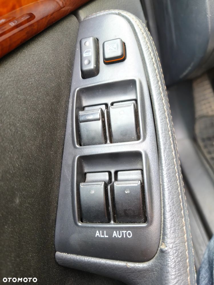 Toyota Avensis 1.8 VVT-i Luna - 22