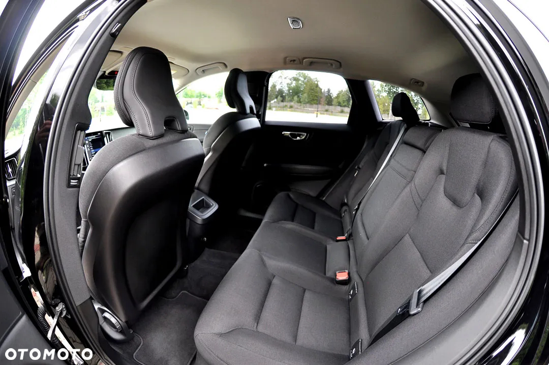 Volvo XC 60 T4 Momentum - 14
