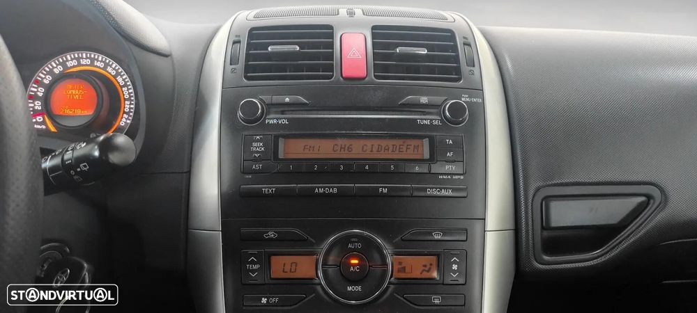 Toyota Auris 1.4 D-4D Sol - 34