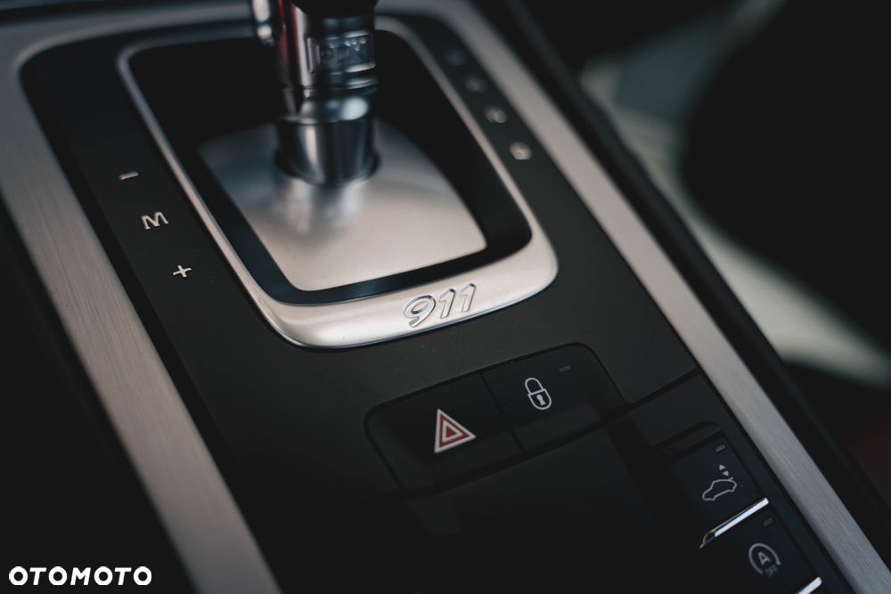 Porsche 911 Carrera 4S PDK - 31