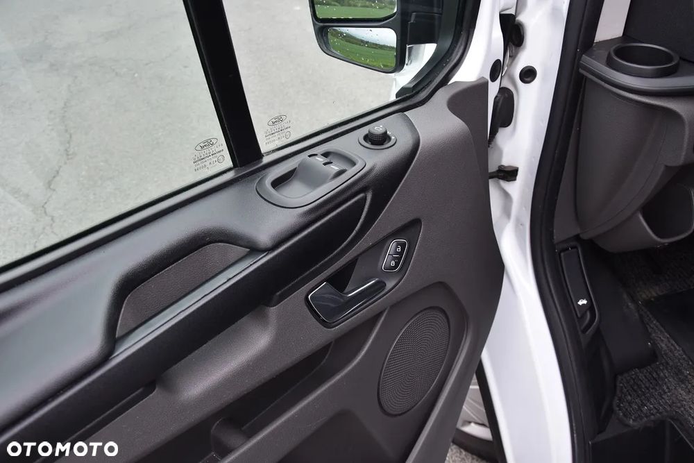 Ford TRANSIT CUSTOM 320 L2H1 - 22