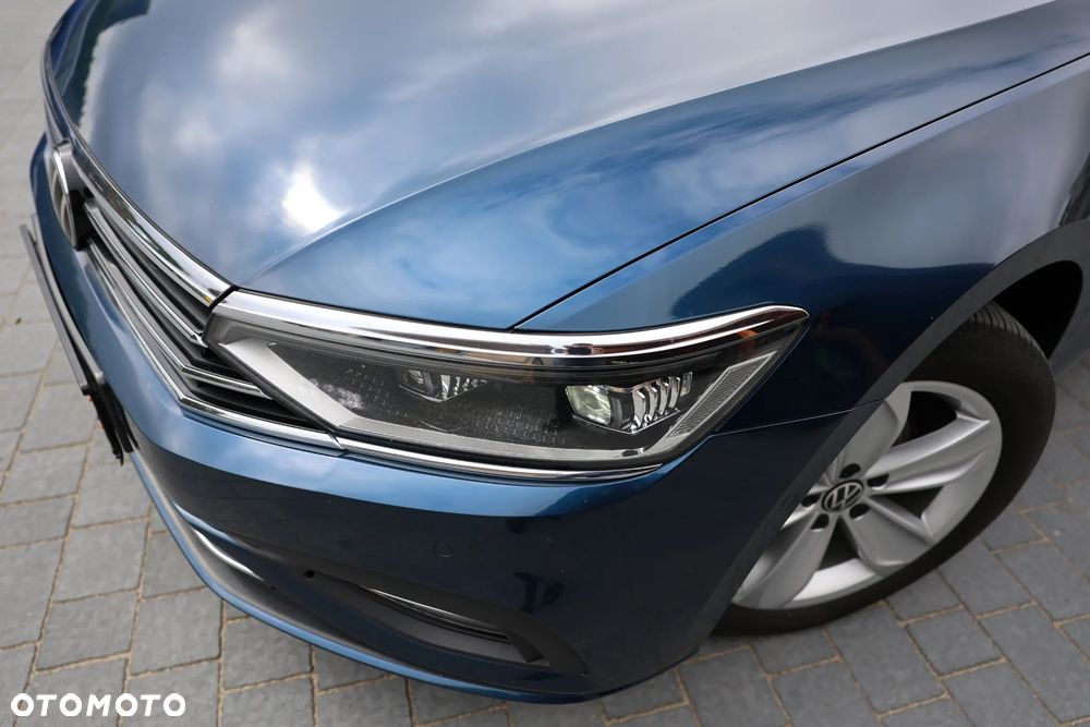 Volkswagen Passat 2.0 TDI SCR DSG 4Motion Elegance - 12