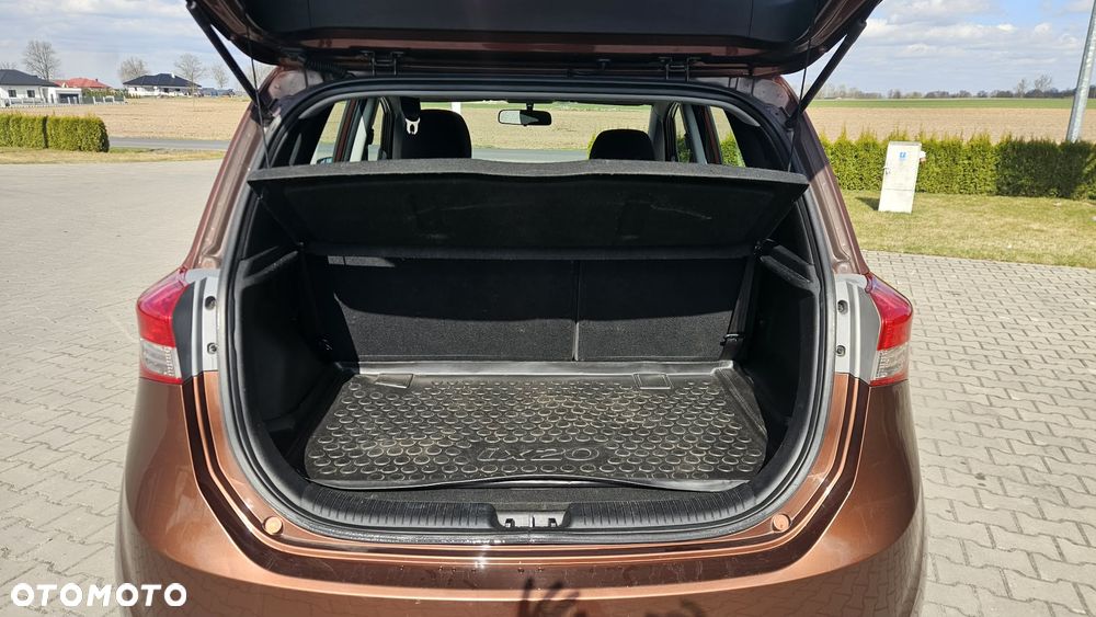 Hyundai ix20 1.4 blue Comfort - 20