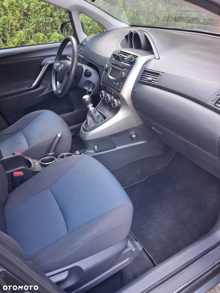 Toyota Verso - 27