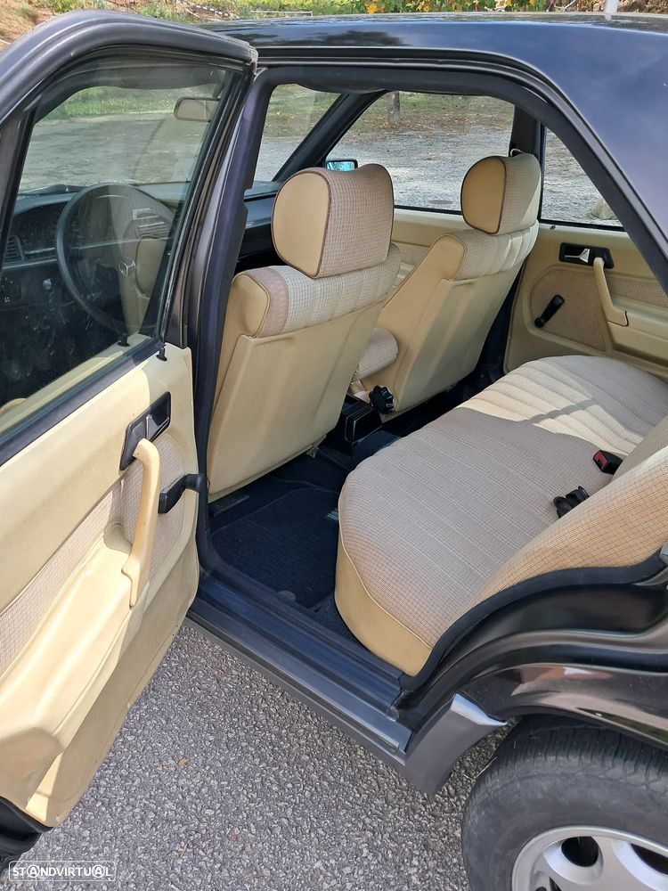 Mercedes-Benz 190 D 2.0 - 7