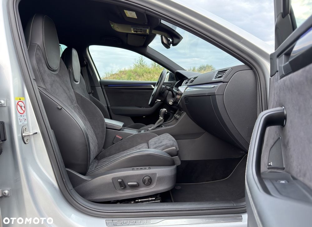 Skoda Superb 2.0 TDI SCR Sportline DSG - 32