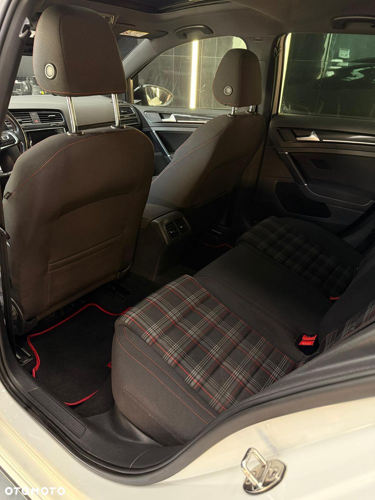 Volkswagen Golf 2.0 TSI BMT GTI Performance DSG - 23