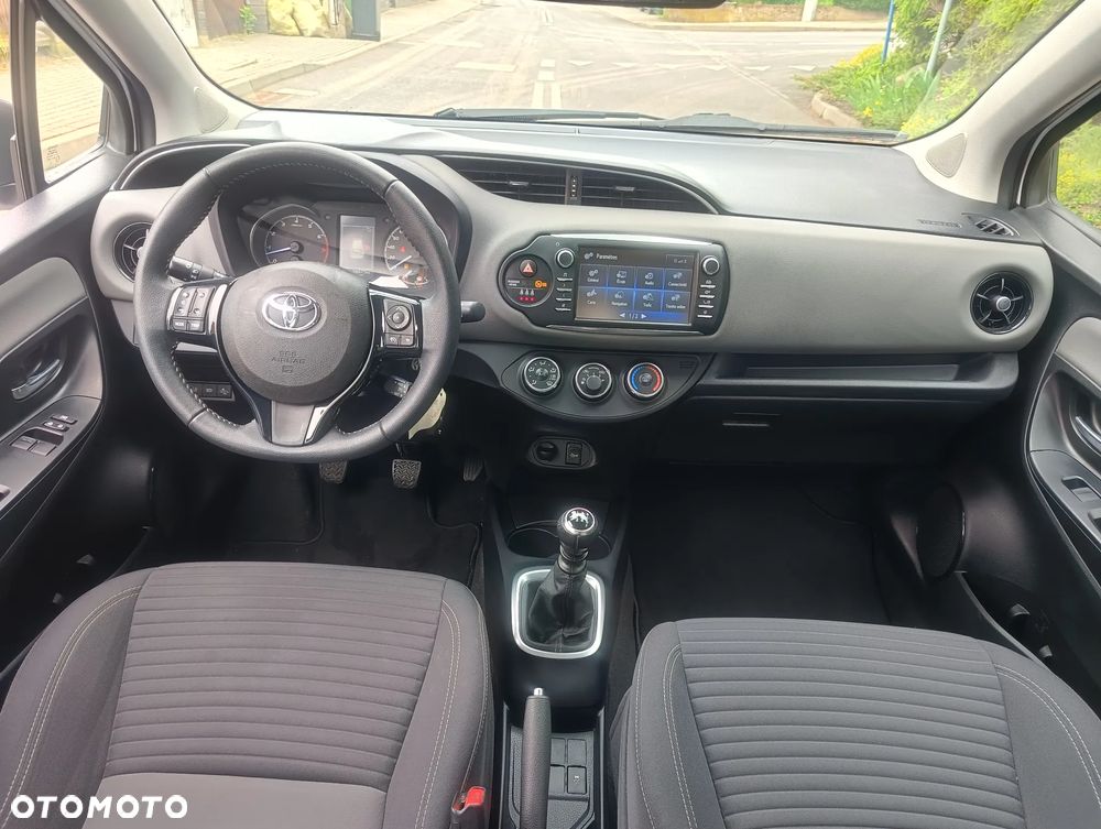 Toyota Yaris 1.5 Premium - 13