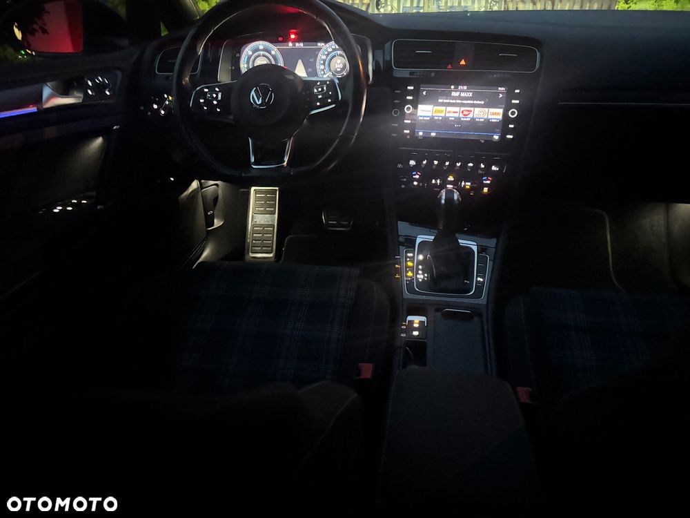 Volkswagen Golf - 18