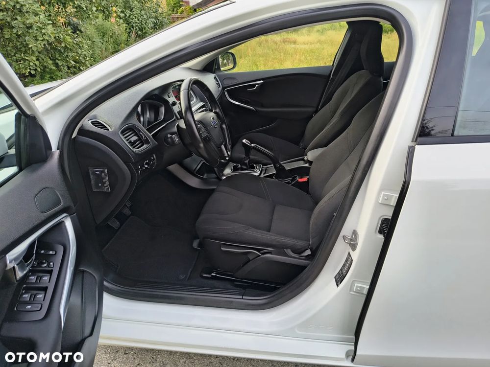 Volvo V40 D2 Summum - 11