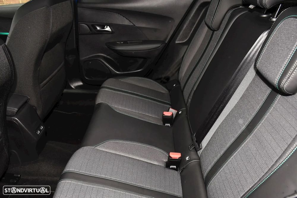 Peugeot 2008 PureTech 130 EAT8 Allure Pack - 8
