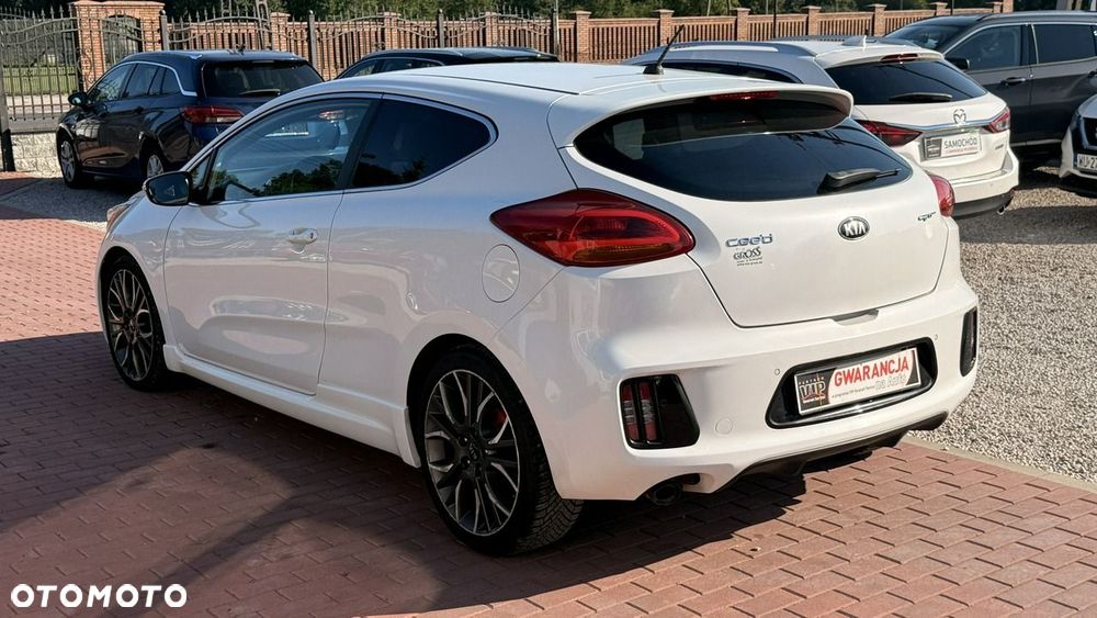 Kia Ceed - 9