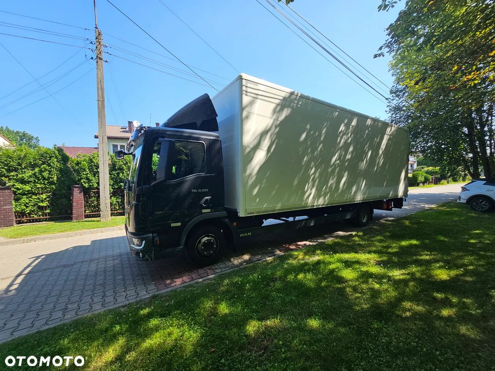 MAN TGL 12 250 z 2021r kontener 20pal winda Euro6 - 3
