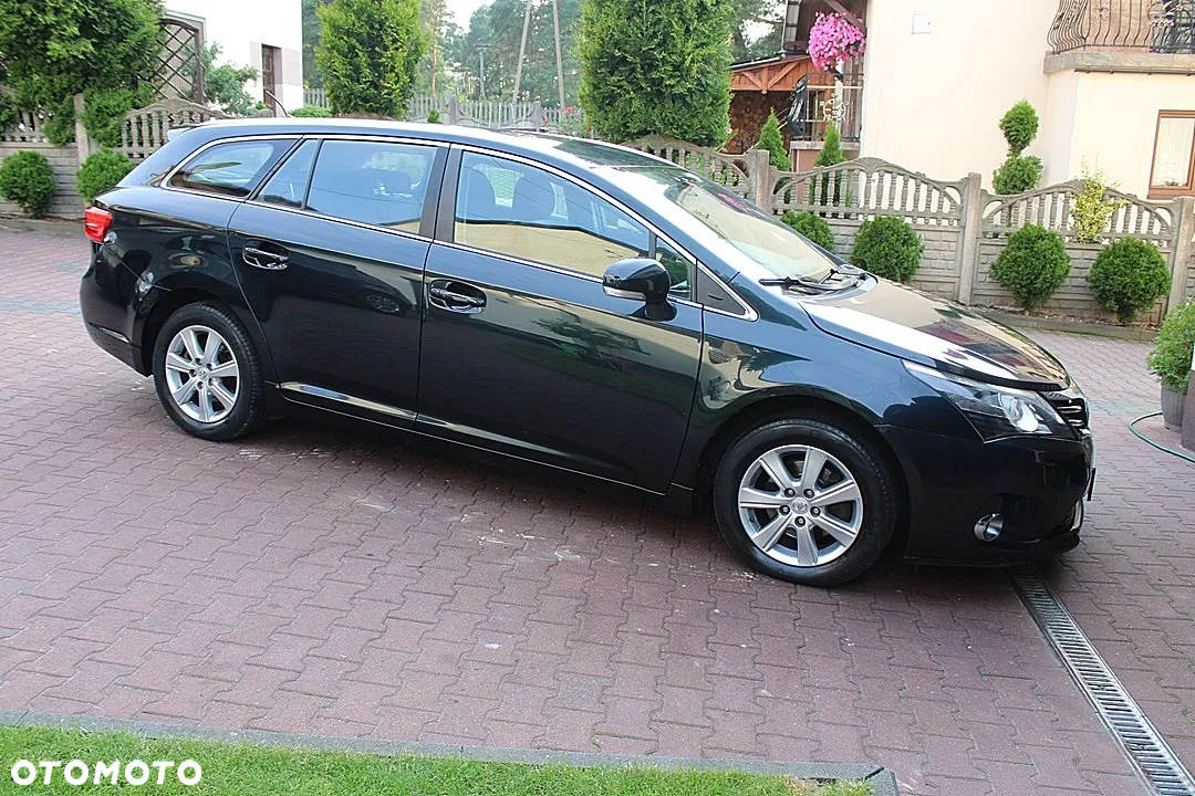 Toyota Avensis 2.0 D-4D Premium - 2