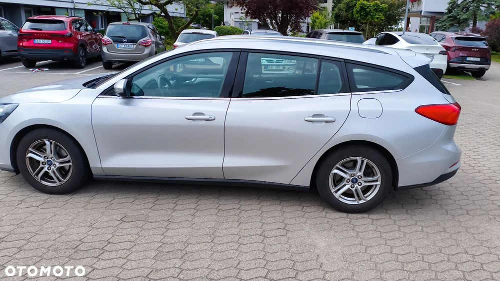 Ford Focus 1.0 EcoBoost Trend Edition - 4
