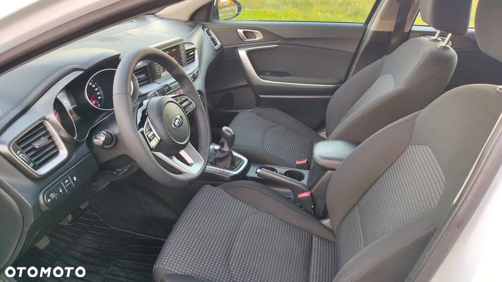 Kia Ceed - 7
