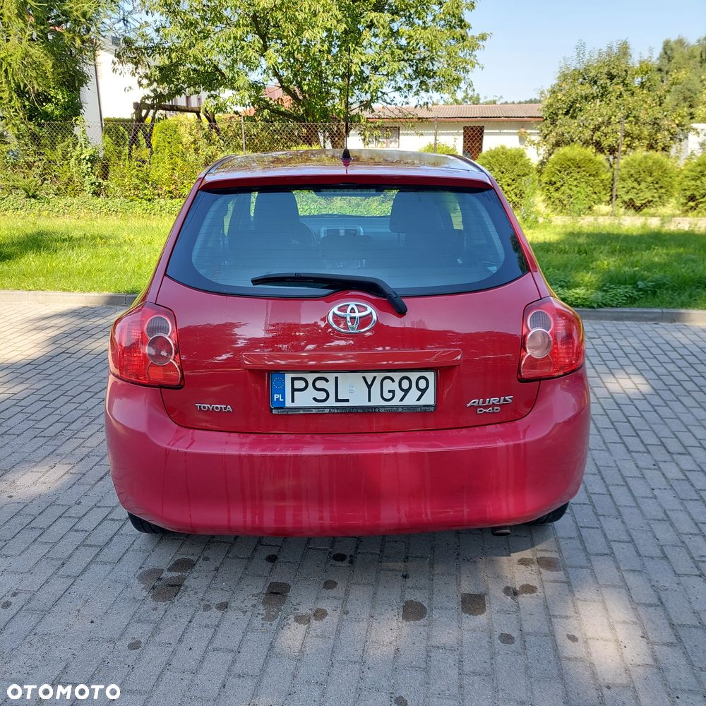 Toyota Auris 2.2 D-4D D-CAT - 4