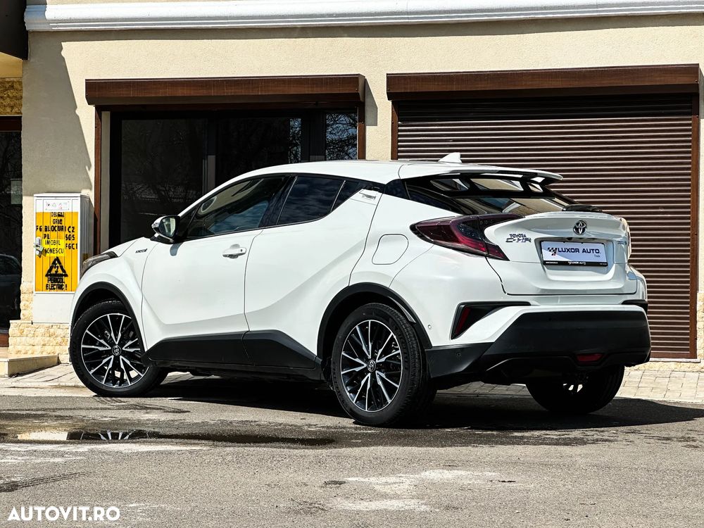 Toyota C-HR ver-1-8-hsd-122-cp-4x2-cvt-style - 7