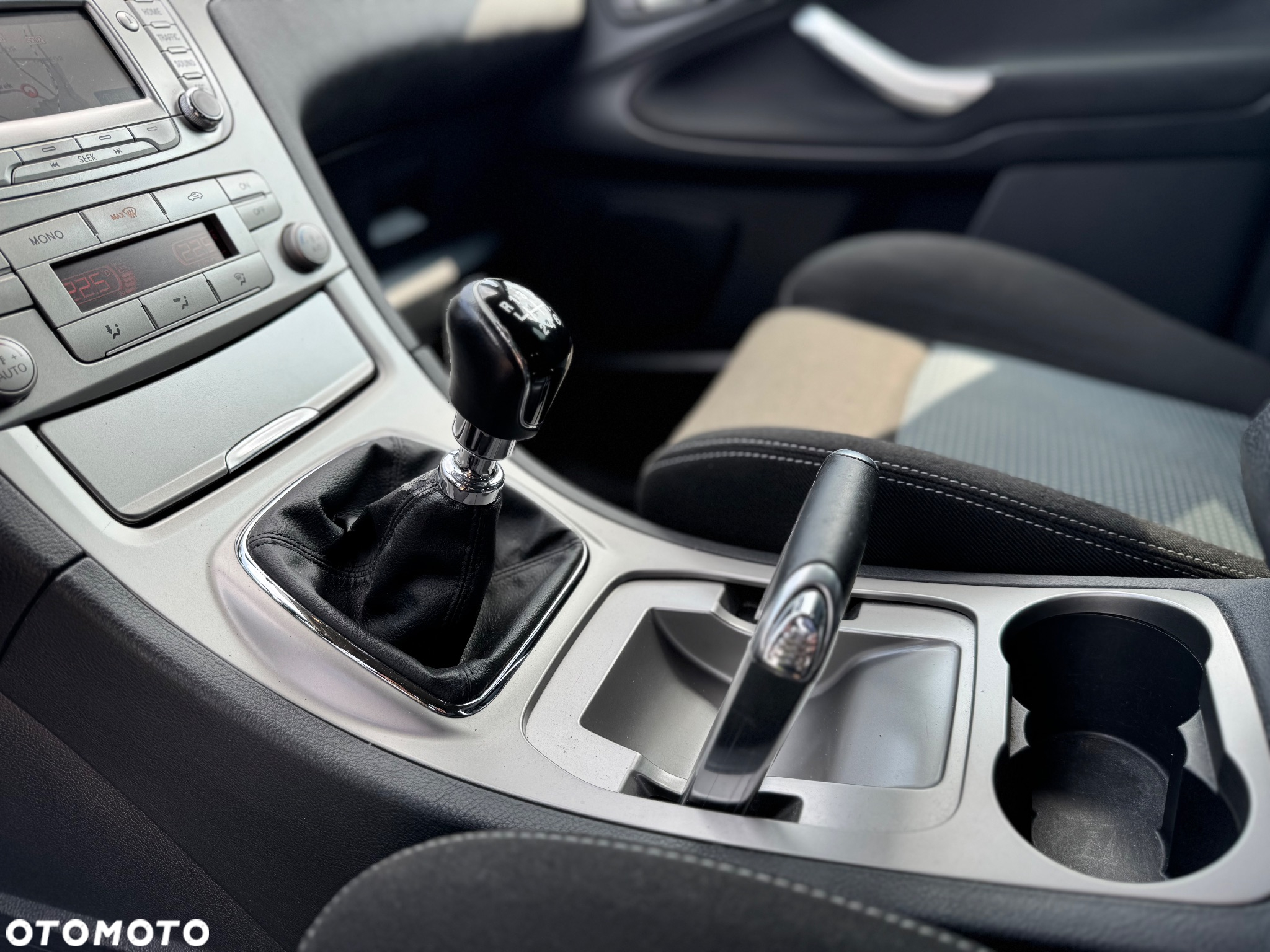 Ford S-Max - 17