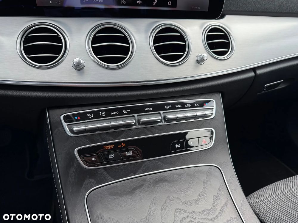 Mercedes-Benz Klasa E 220 d - 17