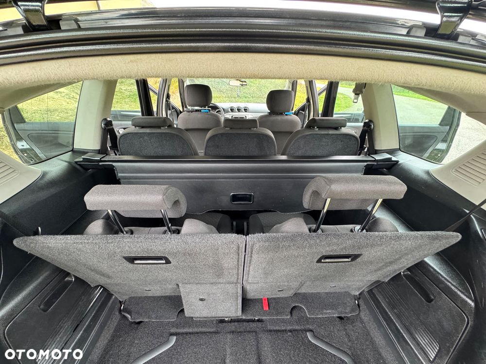 Ford S-Max - 11