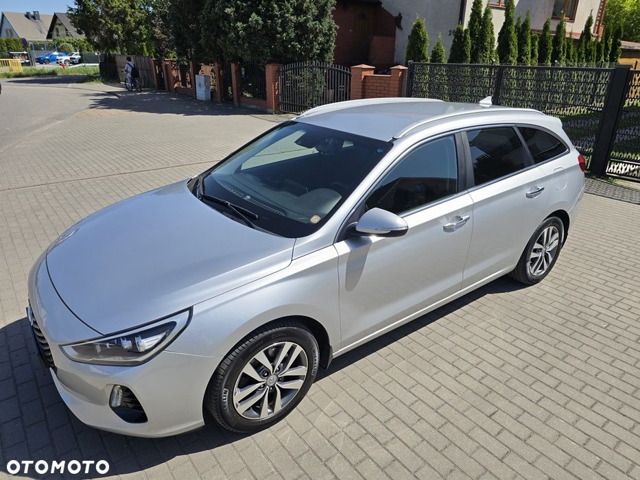Hyundai i30 1.6 D Premium - 10