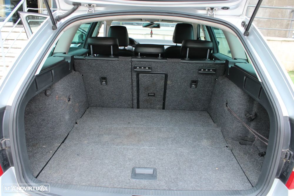 Skoda Octavia Break 1.6 TDI DPF DSG Classic - 22