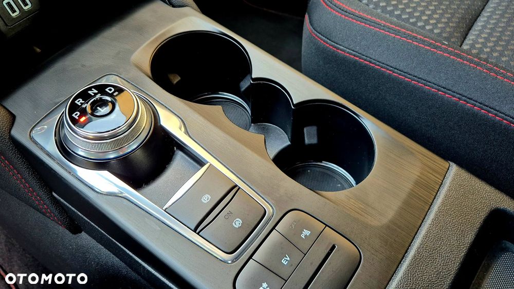 Ford Kuga Plug-in Hybrid ST-LINE - 27