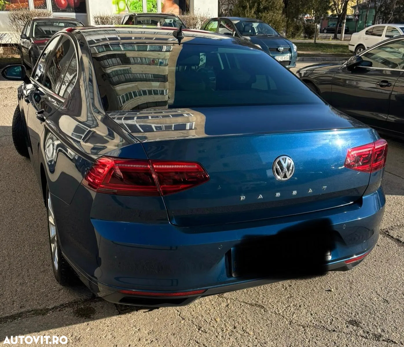 Volkswagen Passat - 2