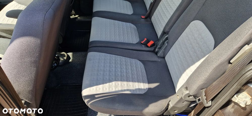 Fiat Doblo 1.9 JTD Family - 18
