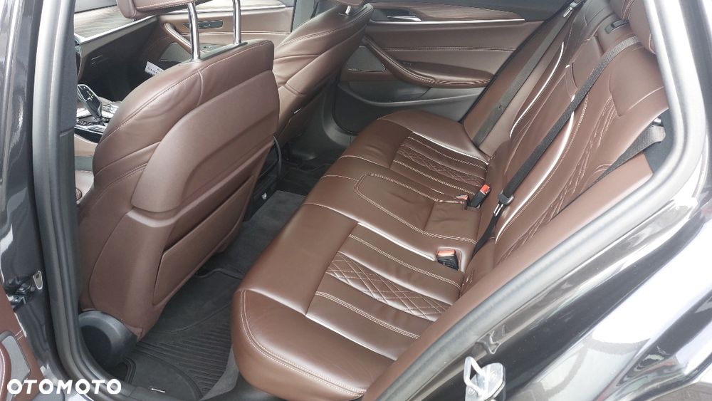 BMW Seria 5 540i xDrive Luxury Line - 12