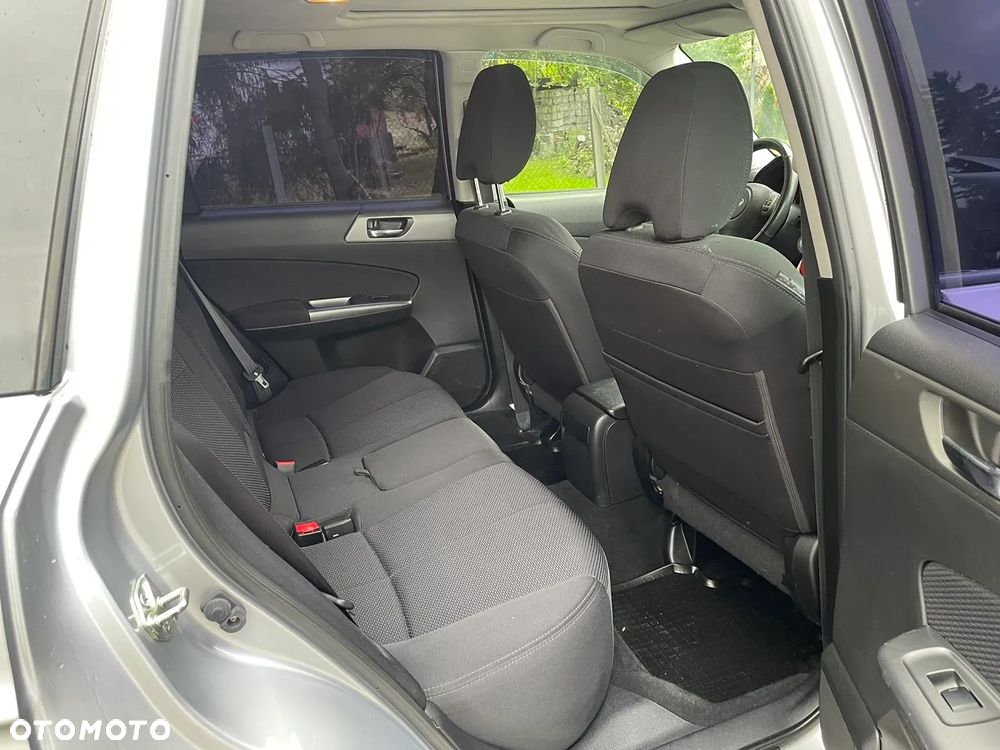 Subaru Forester 2.0X Exclusive - 13