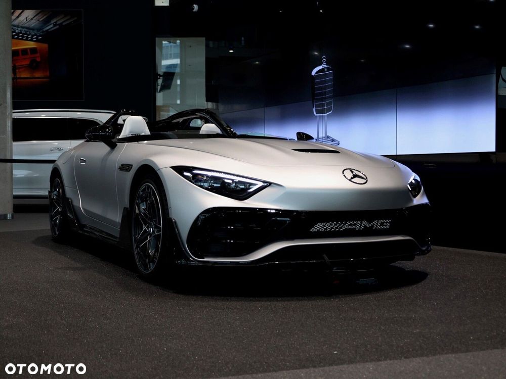 Mercedes-Benz AMG GT - 1
