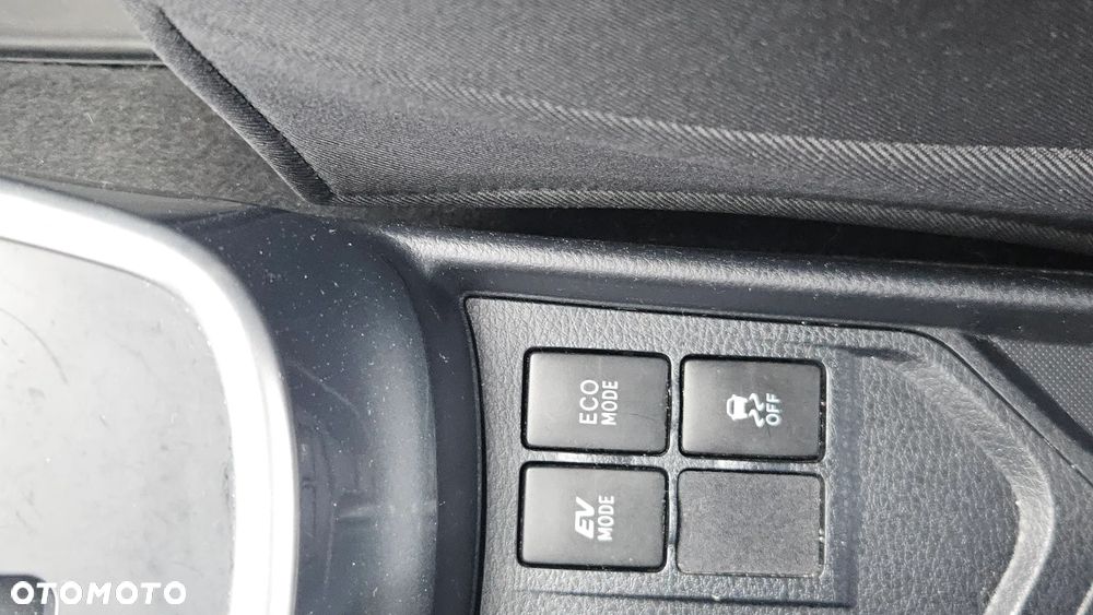 Toyota Yaris Hybrid 100 Dynamic - 19