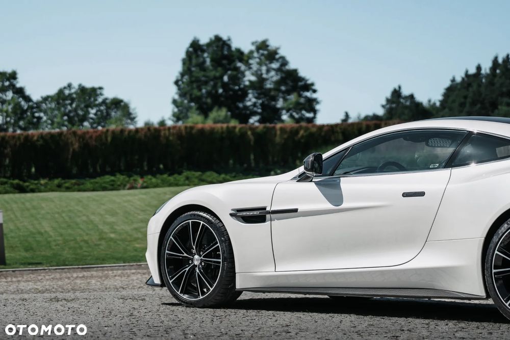 Aston Martin Vanquish Standard - 10