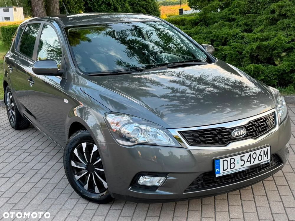 Kia Ceed 1.4 CVVT Dream-Team Edition - 12